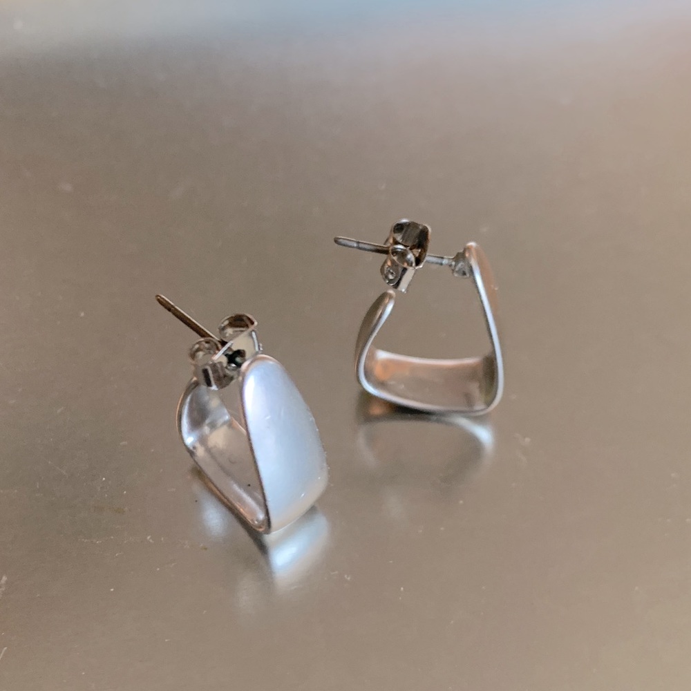 Stylenanda Silver Triangular Hoop Earrings